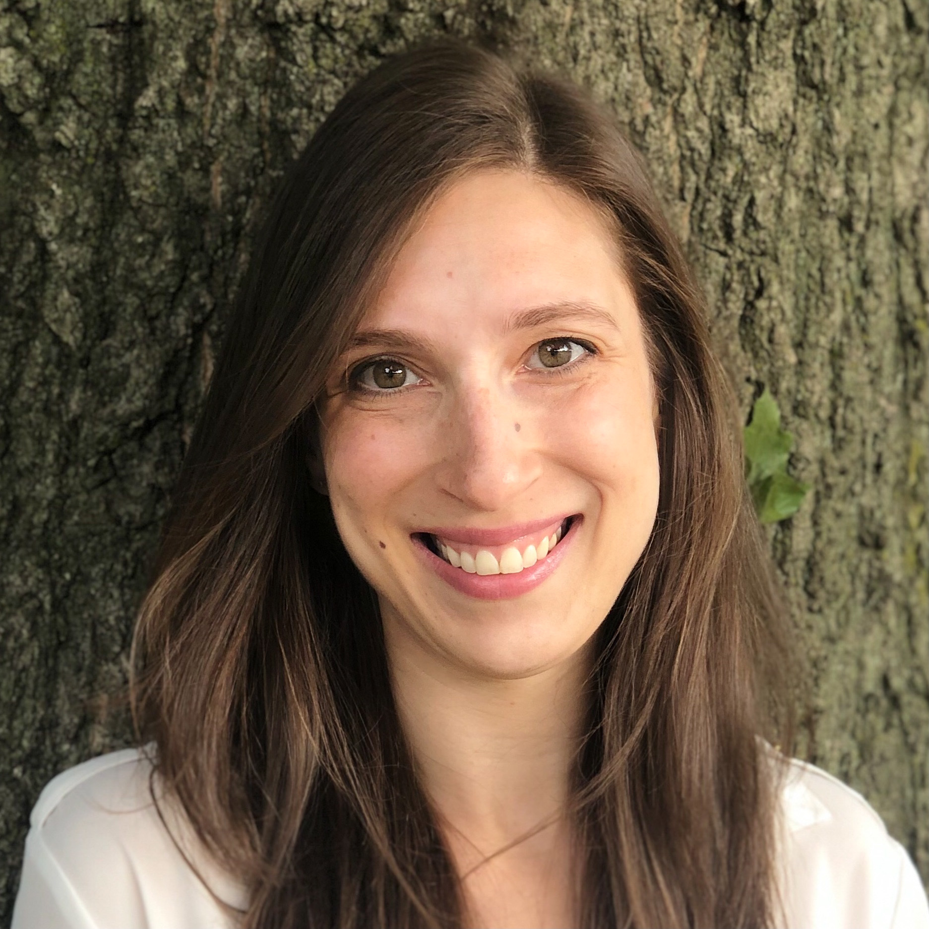 Louisaheadshotnew